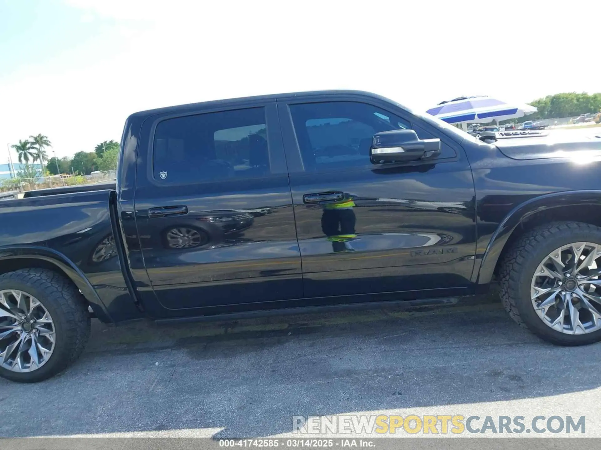 13 Photograph of a damaged car 1C6SRFHT6LN213906 RAM 1500 2020
