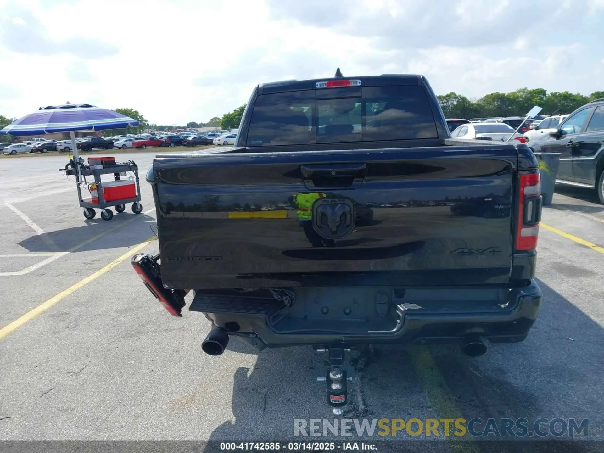 16 Photograph of a damaged car 1C6SRFHT6LN213906 RAM 1500 2020