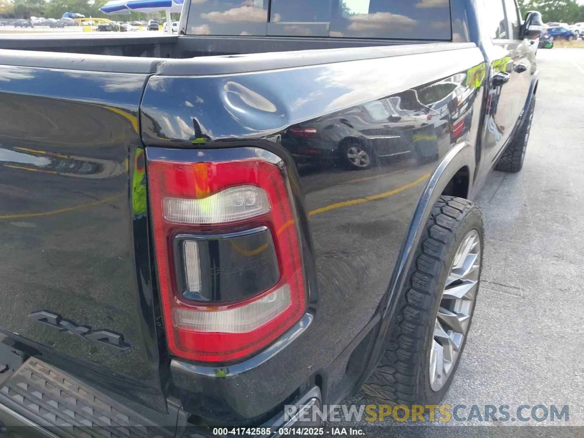 18 Photograph of a damaged car 1C6SRFHT6LN213906 RAM 1500 2020