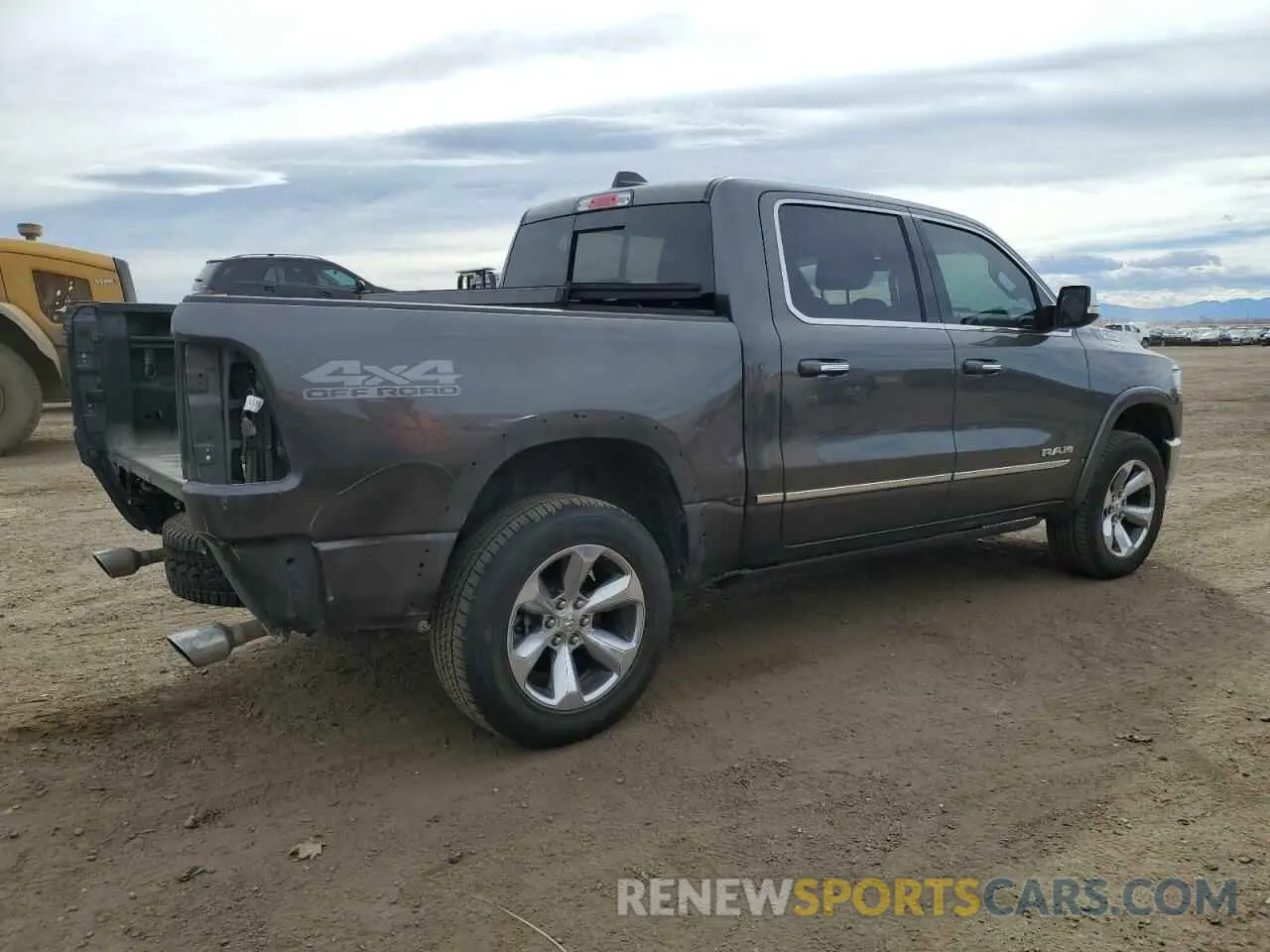 3 Photograph of a damaged car 1C6SRFHT7LN259275 RAM 1500 2020