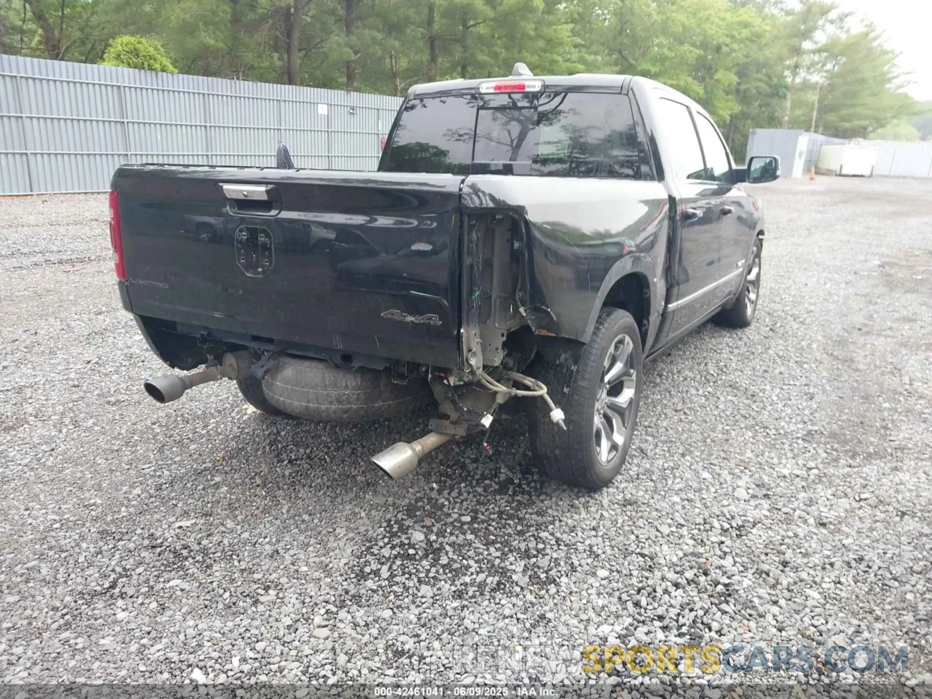 4 Photograph of a damaged car 1C6SRFHT7LN344388 RAM 1500 2020