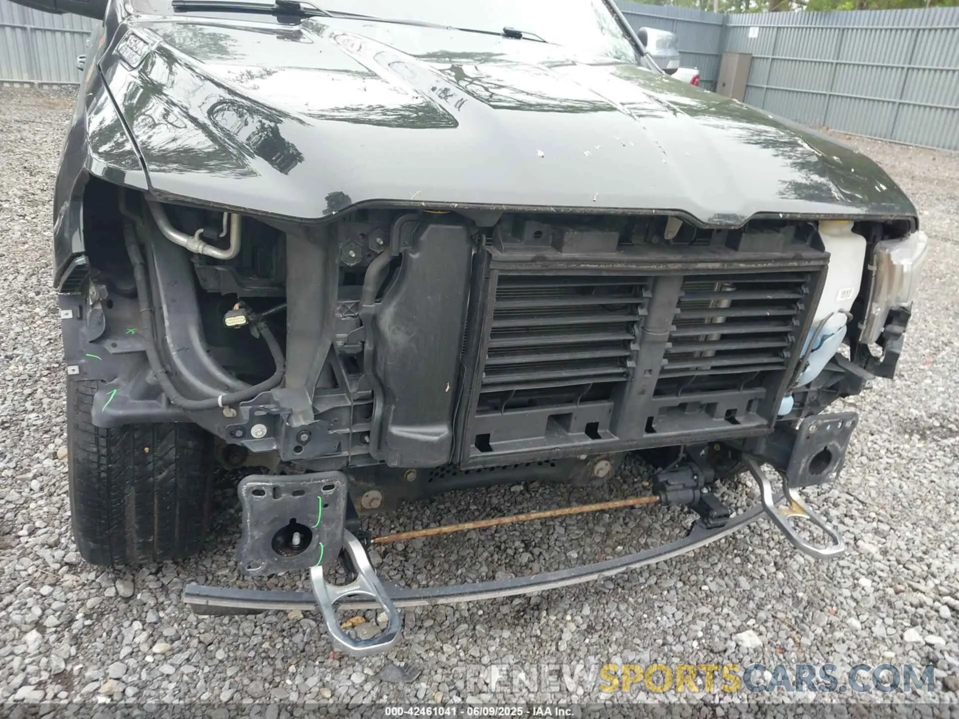 6 Photograph of a damaged car 1C6SRFHT7LN344388 RAM 1500 2020