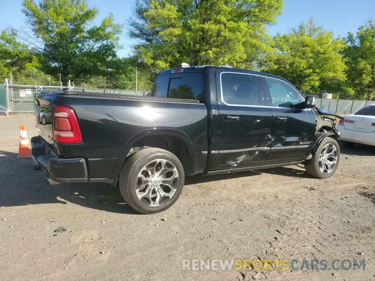 3 Photograph of a damaged car 1C6SRFHT8LN189415 RAM 1500 2020