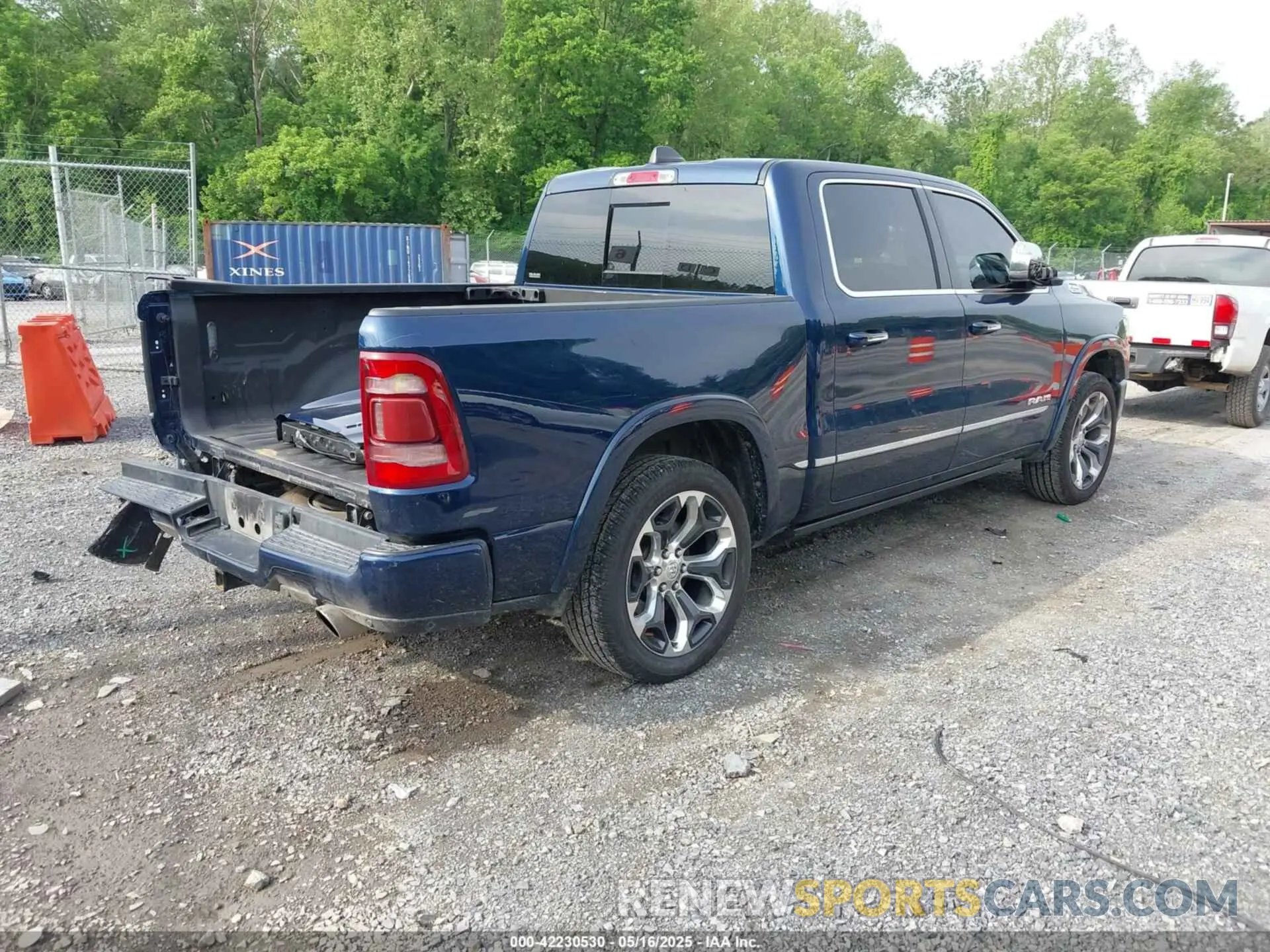 4 Photograph of a damaged car 1C6SRFHT9LN343856 RAM 1500 2020