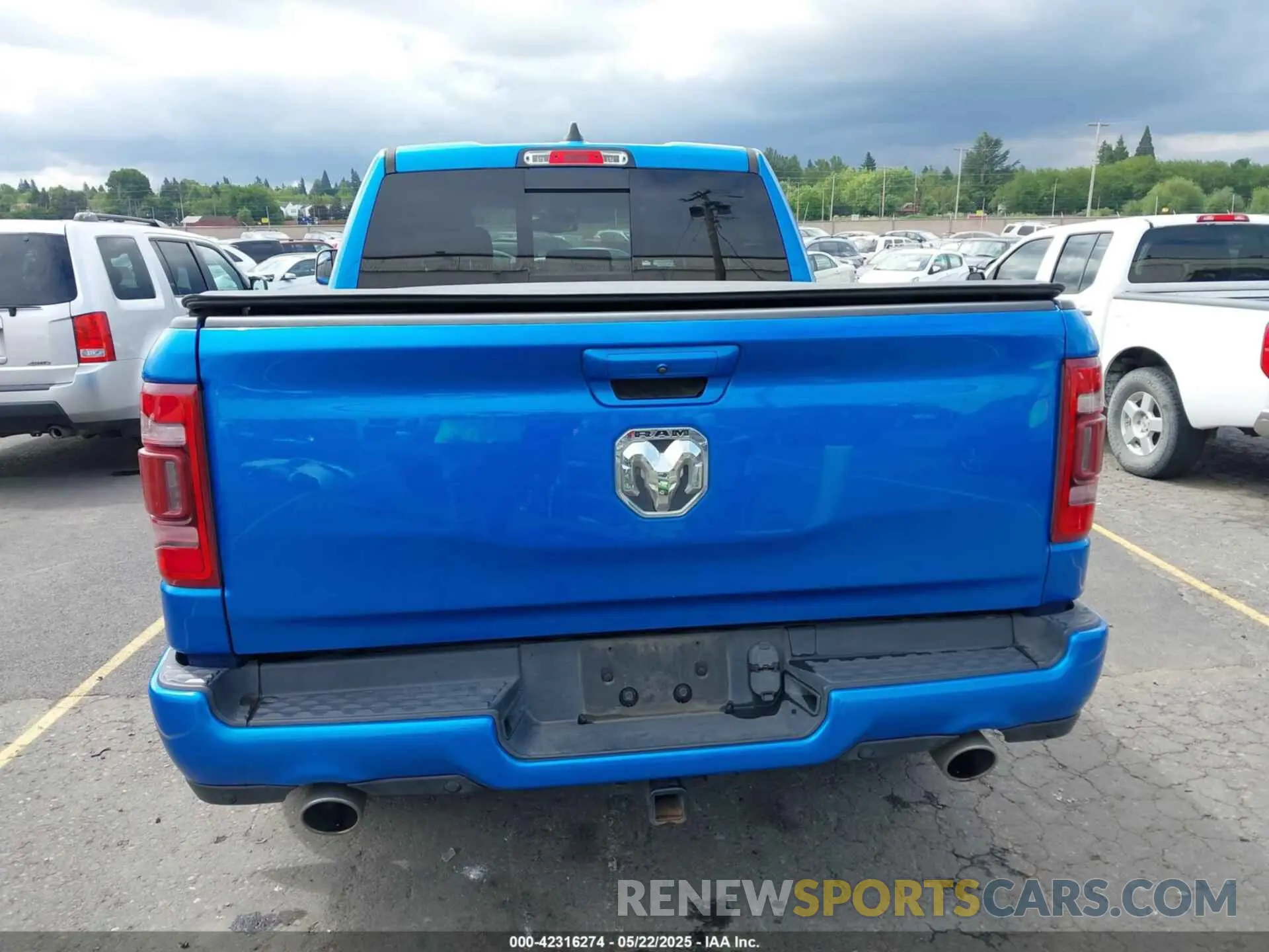 16 Photograph of a damaged car 1C6SRFJM8LN343494 RAM 1500 2020