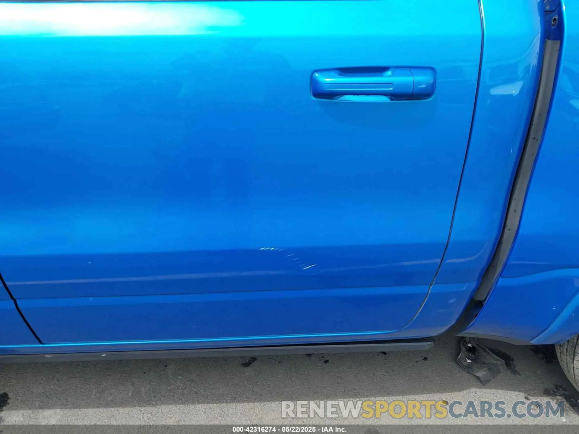 17 Photograph of a damaged car 1C6SRFJM8LN343494 RAM 1500 2020
