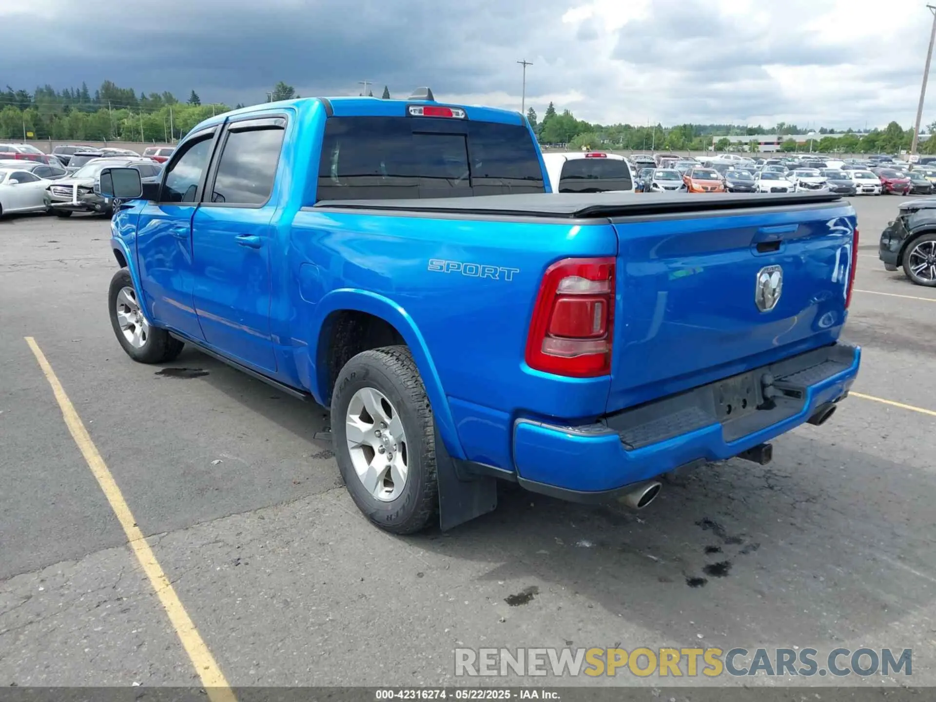 3 Photograph of a damaged car 1C6SRFJM8LN343494 RAM 1500 2020