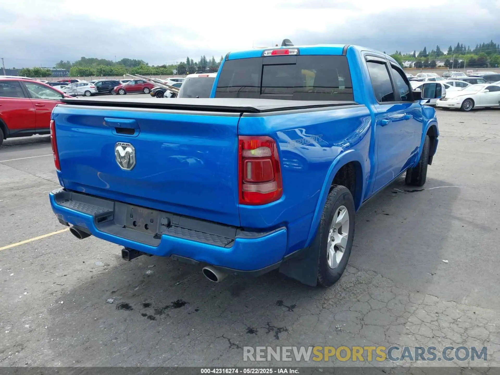 4 Photograph of a damaged car 1C6SRFJM8LN343494 RAM 1500 2020
