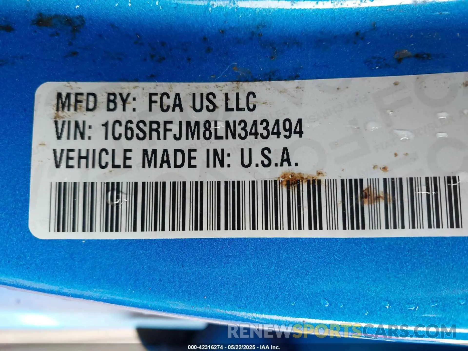 9 Photograph of a damaged car 1C6SRFJM8LN343494 RAM 1500 2020