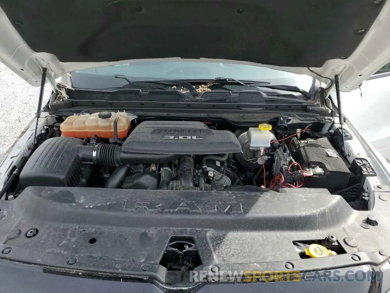 14 Photograph of a damaged car 1C6SRFJM9LN217208 RAM 1500 2020