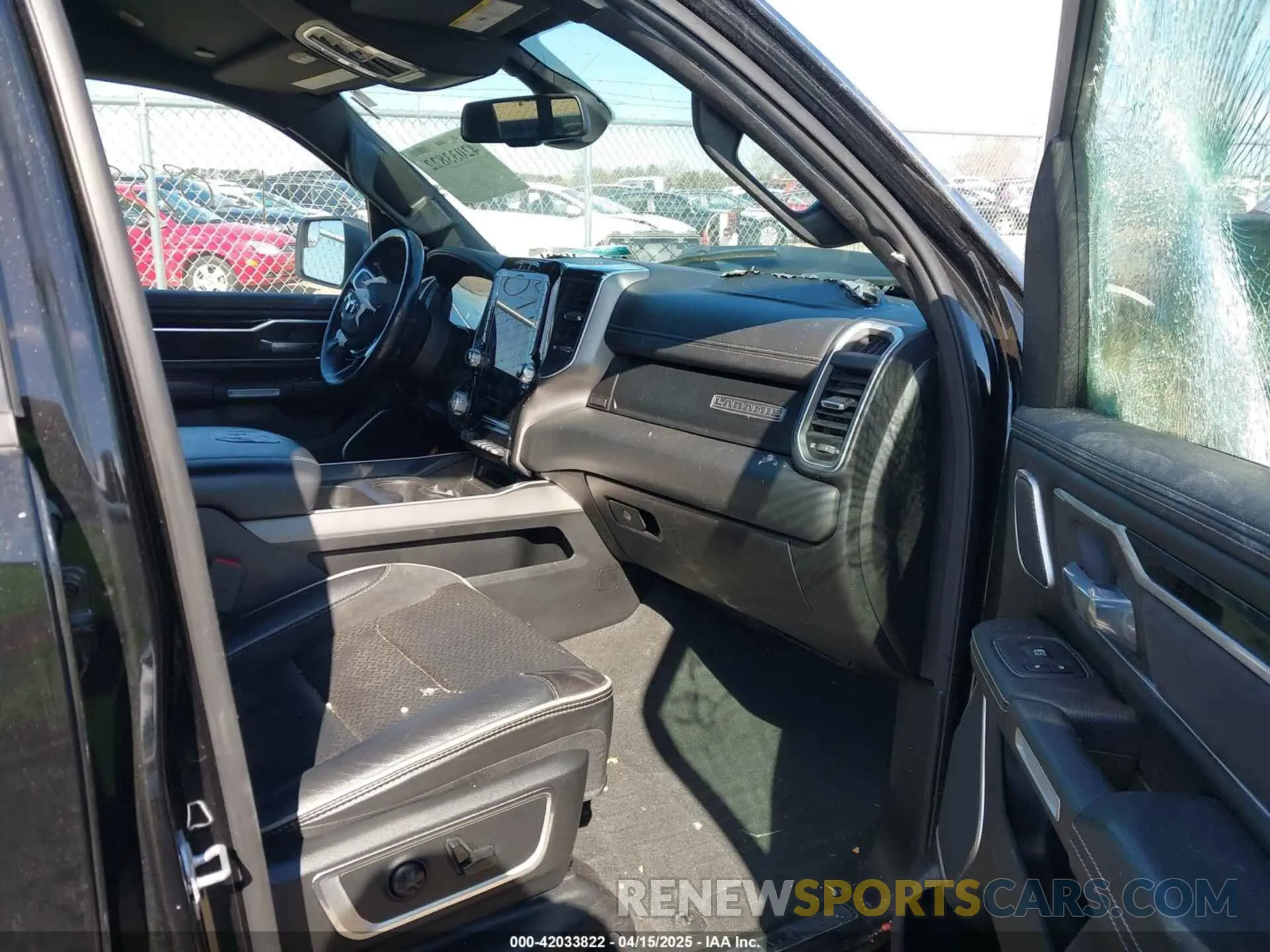 5 Photograph of a damaged car 1C6SRFJT0LN101435 RAM 1500 2020