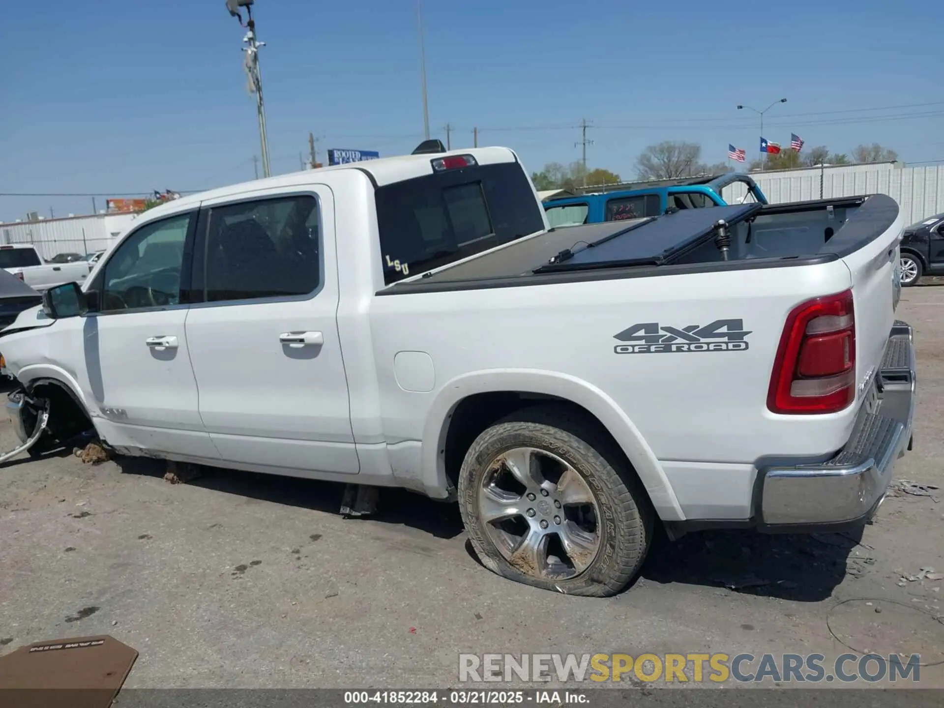 15 Photograph of a damaged car 1C6SRFJT0LN151641 RAM 1500 2020
