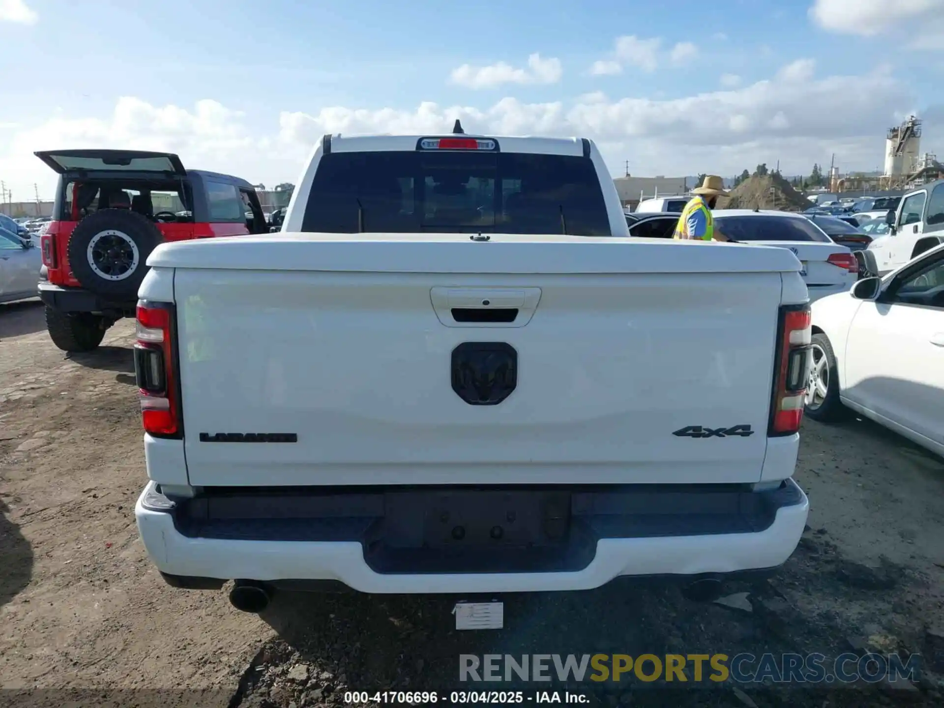 16 Photograph of a damaged car 1C6SRFJT0LN384189 RAM 1500 2020