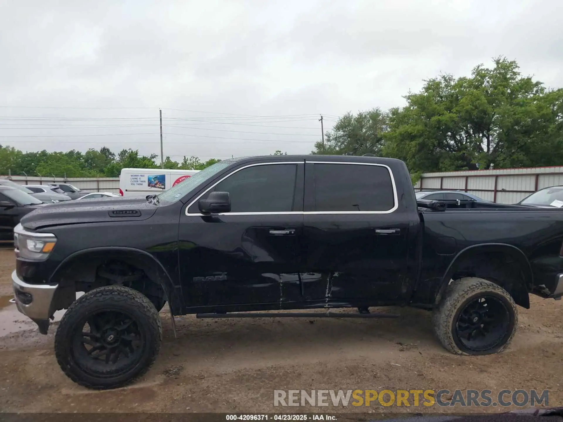 13 Photograph of a damaged car 1C6SRFJT1LN217761 RAM 1500 2020