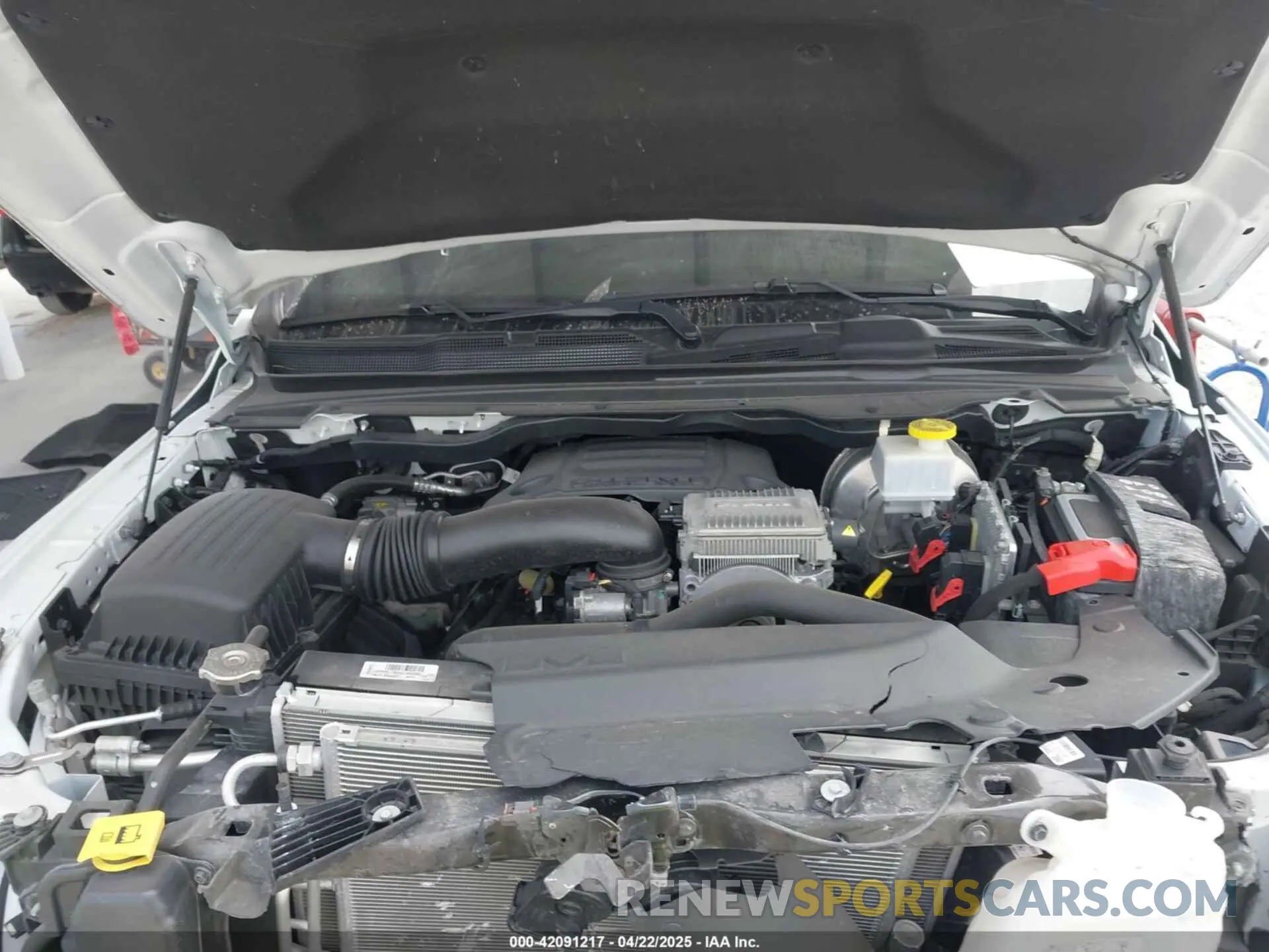 10 Photograph of a damaged car 1C6SRFJT1LN325085 RAM 1500 2020