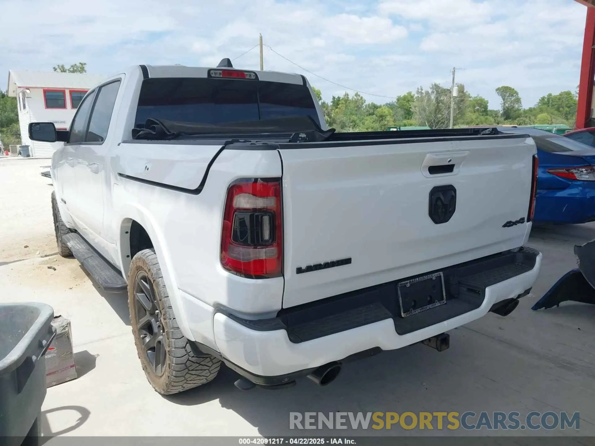 3 Photograph of a damaged car 1C6SRFJT1LN325085 RAM 1500 2020