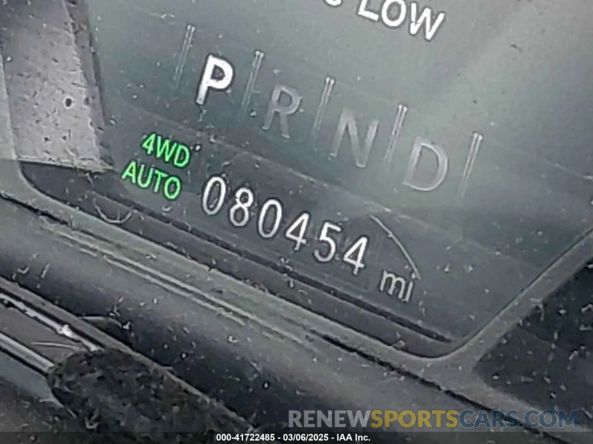 15 Photograph of a damaged car 1C6SRFJT1LN327290 RAM 1500 2020