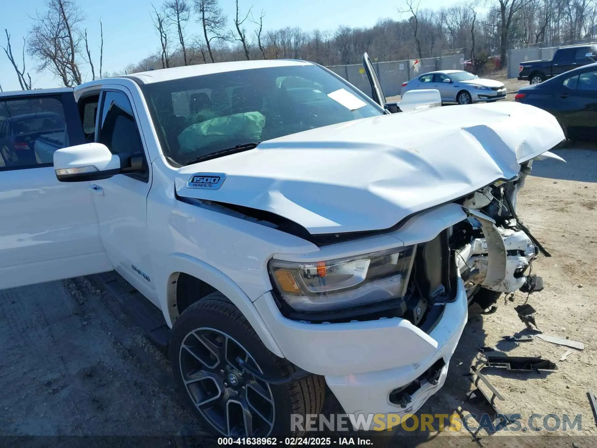 16 Photograph of a damaged car 1C6SRFJT1LN358412 RAM 1500 2020