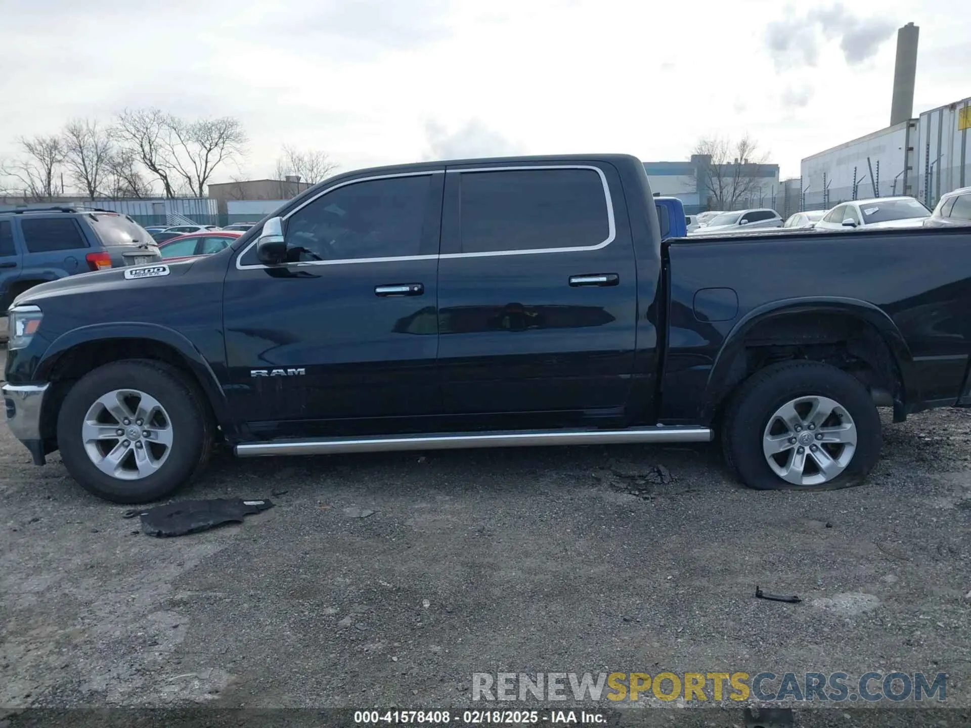 14 Photograph of a damaged car 1C6SRFJT2LN329405 RAM 1500 2020