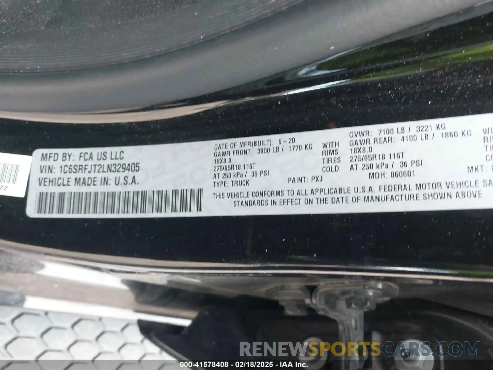 9 Photograph of a damaged car 1C6SRFJT2LN329405 RAM 1500 2020