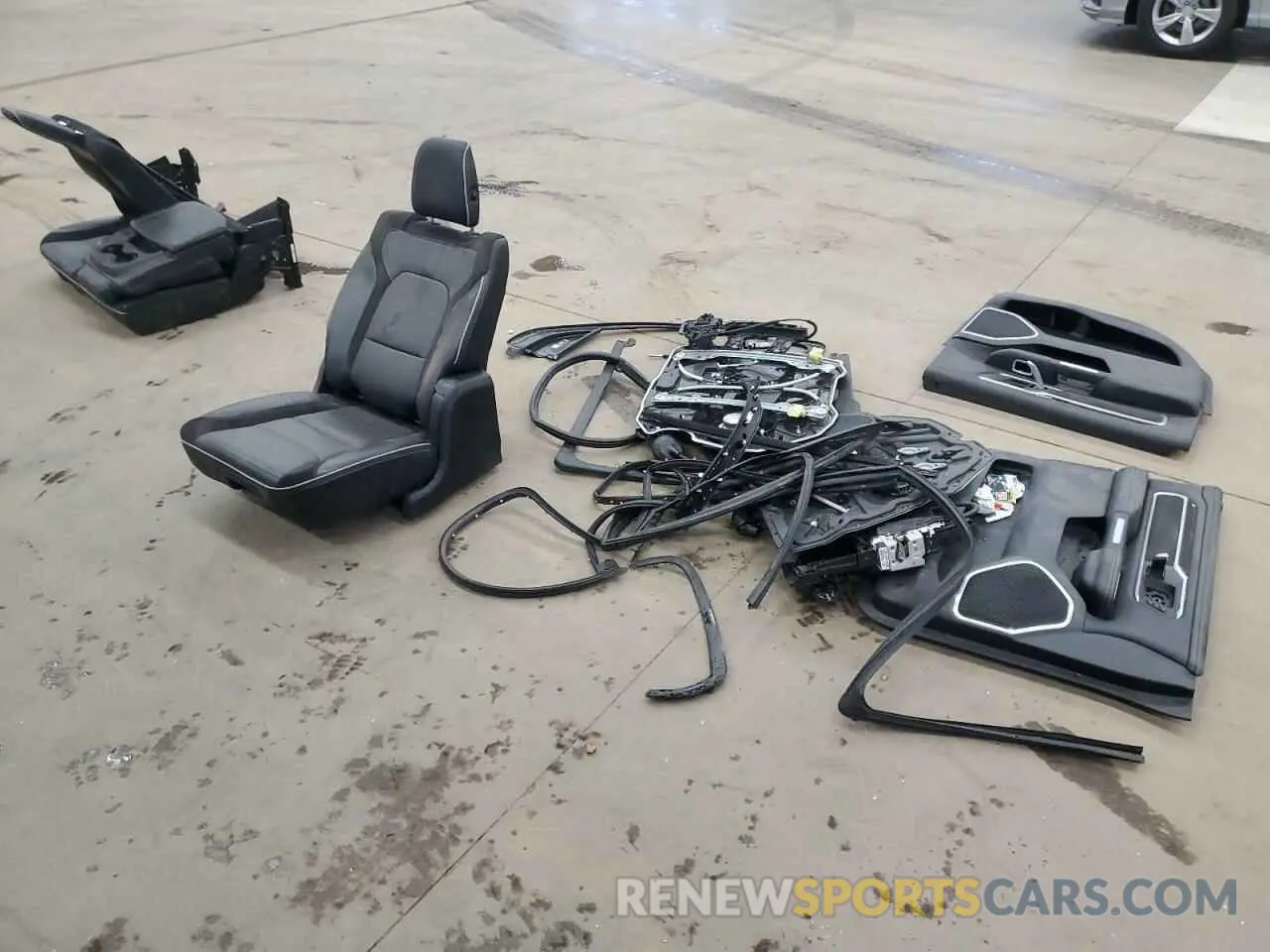 12 Photograph of a damaged car 1C6SRFJT4LN324870 RAM 1500 2020