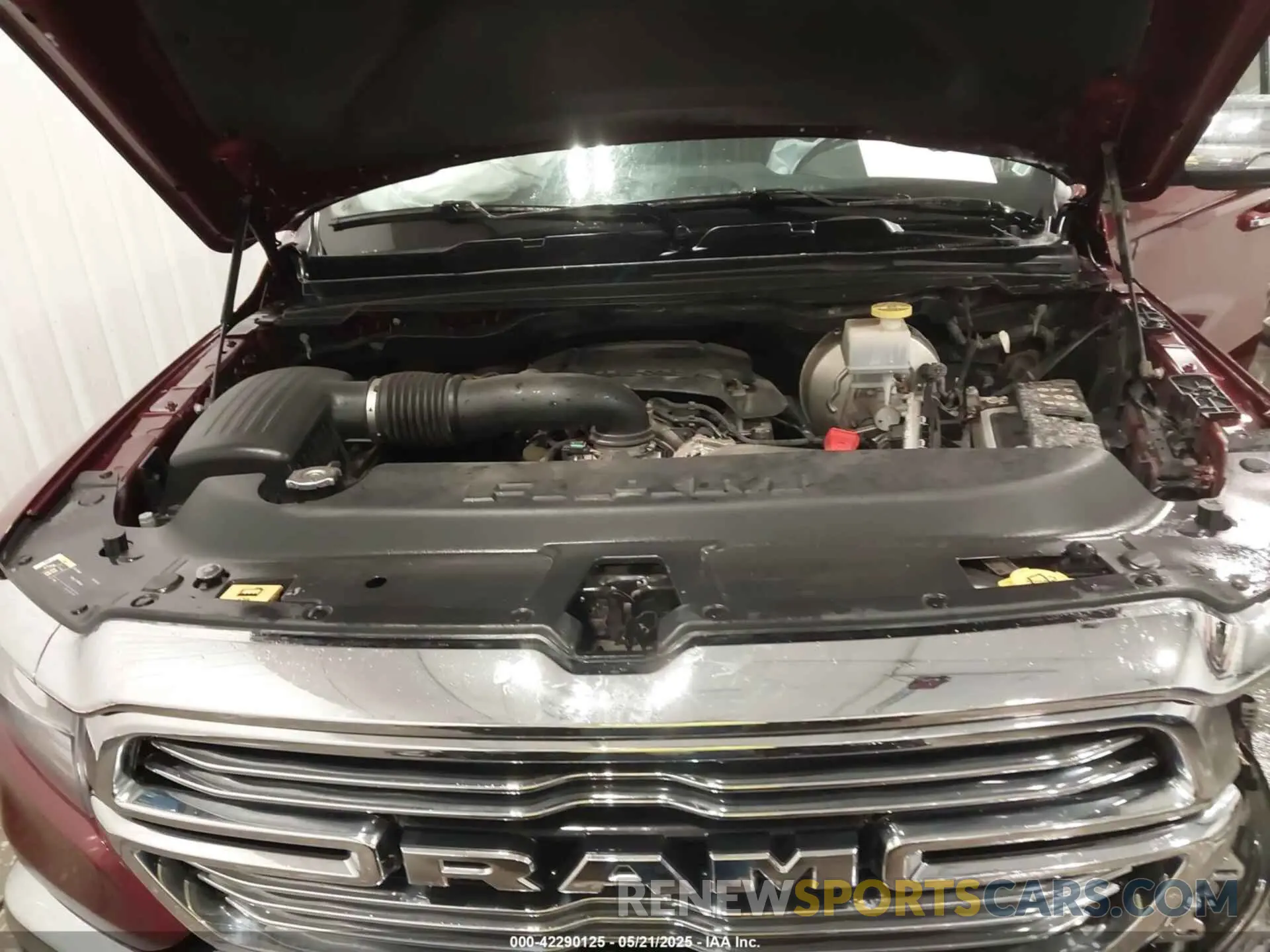 10 Photograph of a damaged car 1C6SRFJT5LN109384 RAM 1500 2020