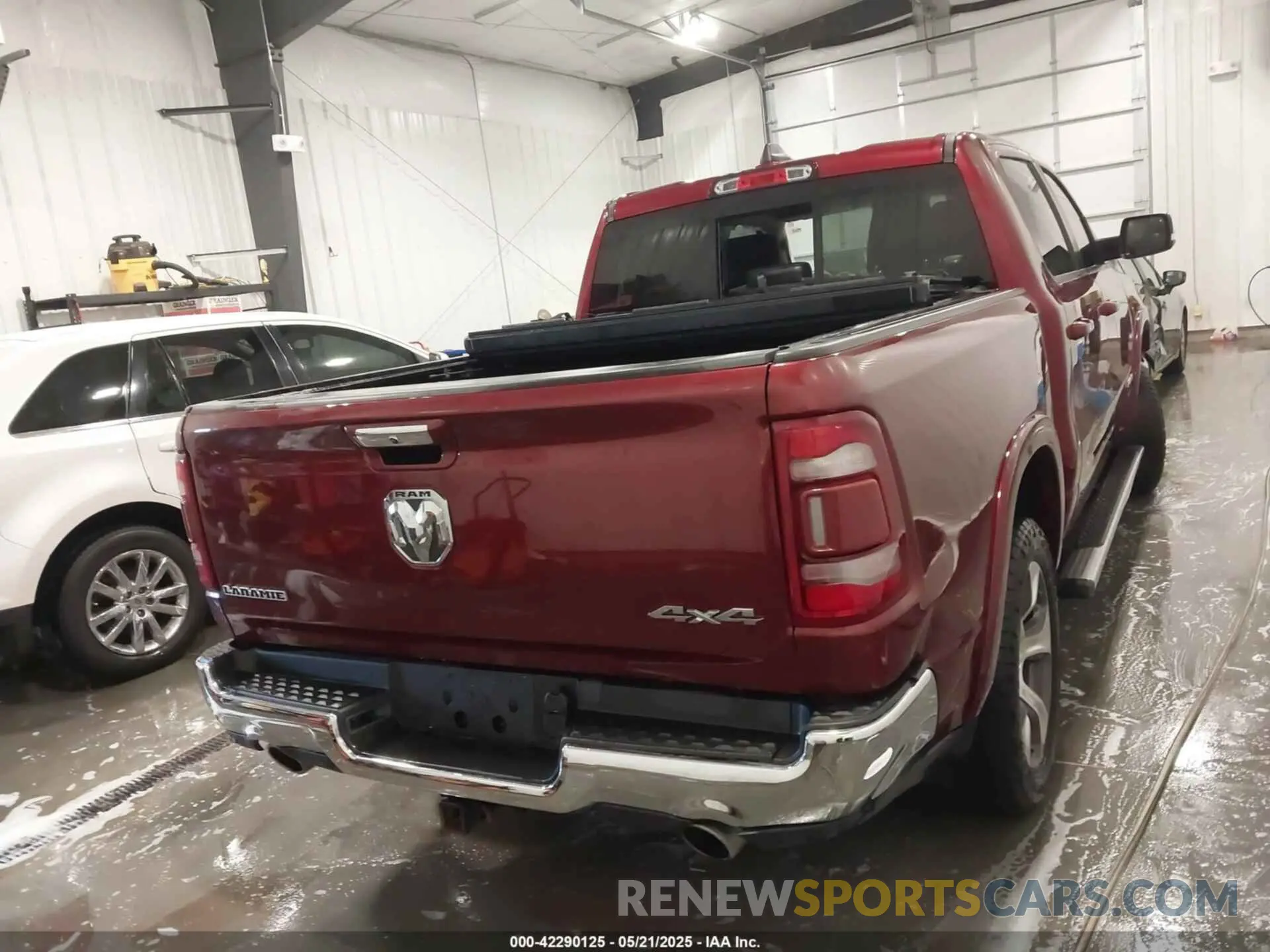 16 Photograph of a damaged car 1C6SRFJT5LN109384 RAM 1500 2020