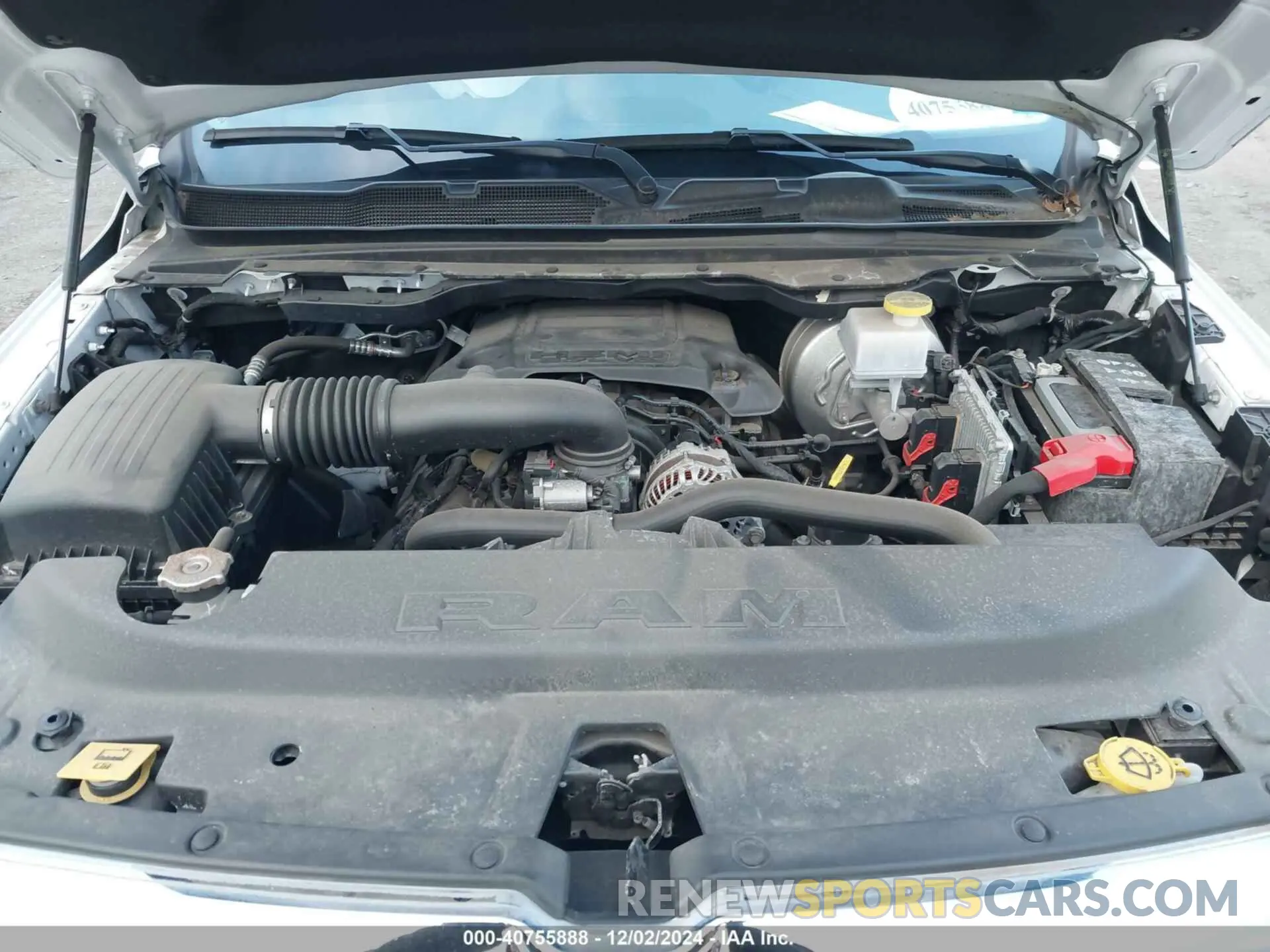 10 Photograph of a damaged car 1C6SRFJT5LN220243 RAM 1500 2020