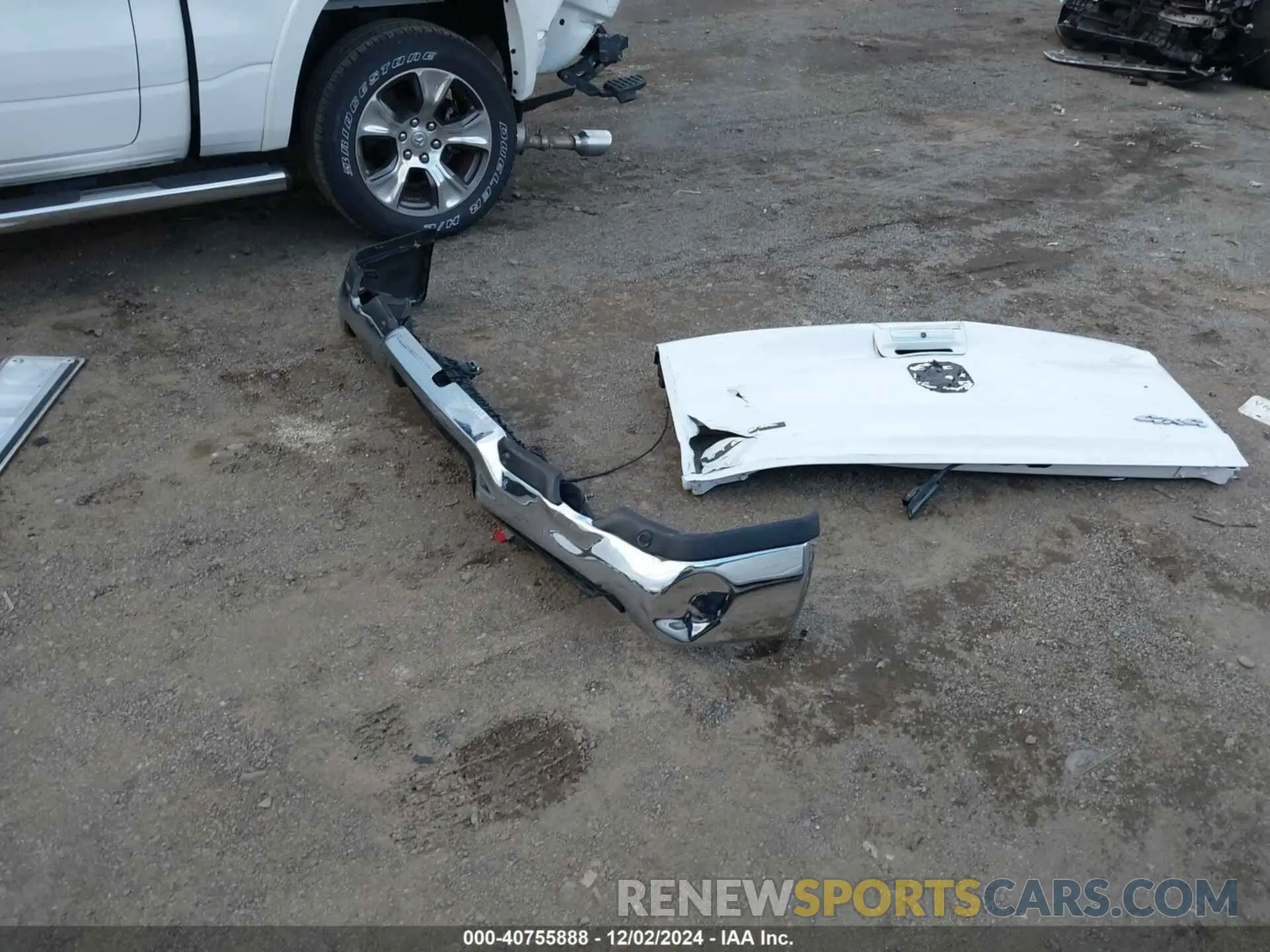 12 Photograph of a damaged car 1C6SRFJT5LN220243 RAM 1500 2020