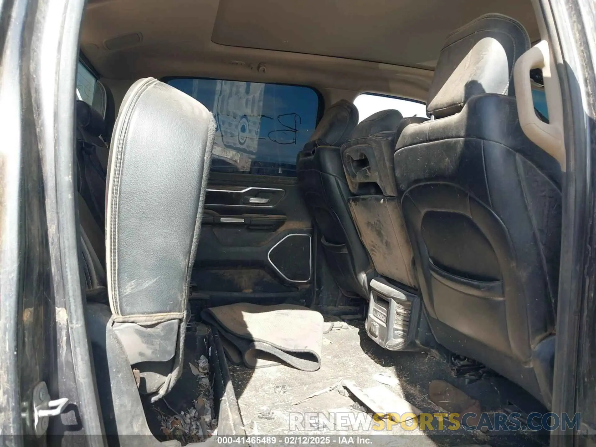 8 Photograph of a damaged car 1C6SRFJT5LN265554 RAM 1500 2020