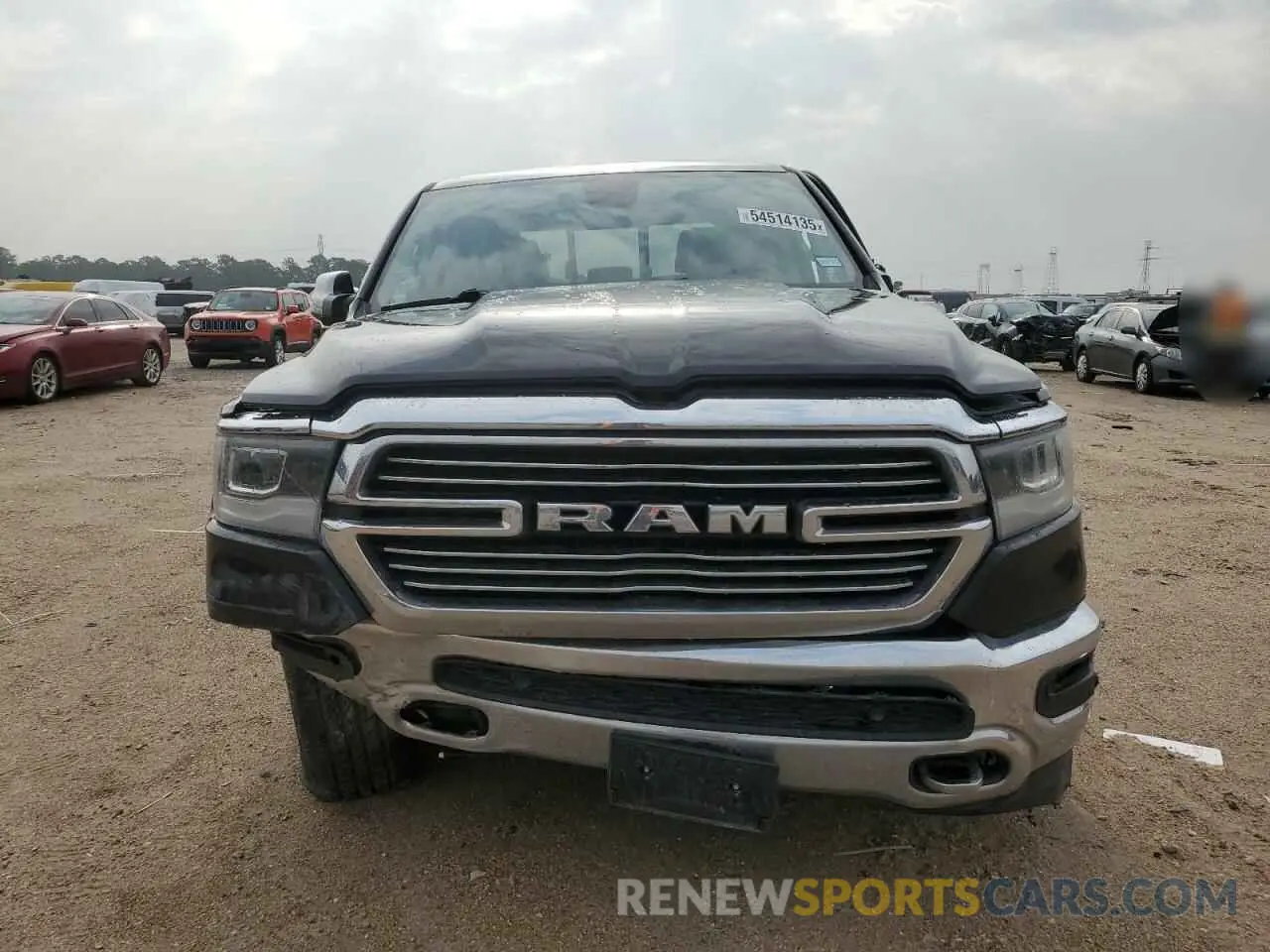 5 Photograph of a damaged car 1C6SRFJT5LN285402 RAM 1500 2020