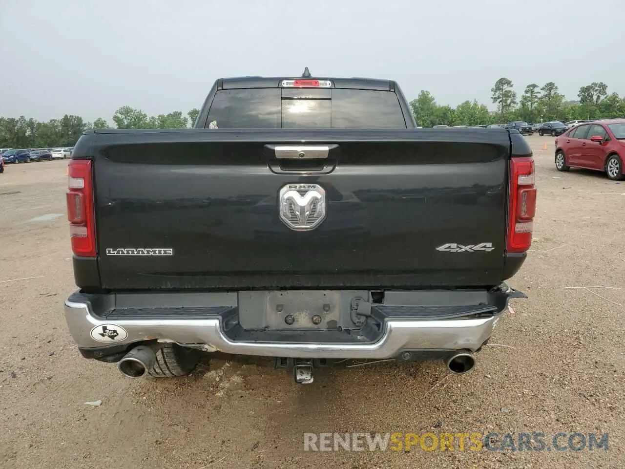 6 Photograph of a damaged car 1C6SRFJT5LN285402 RAM 1500 2020