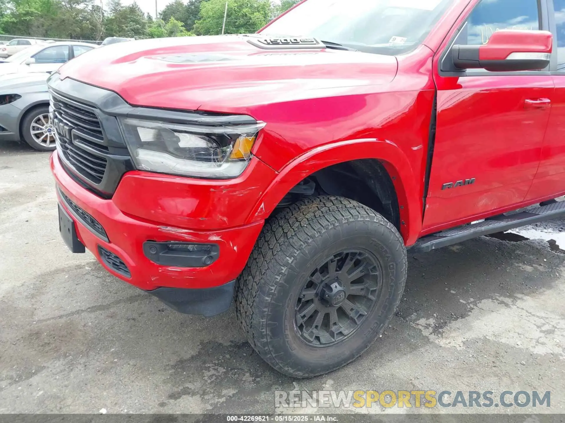6 Photograph of a damaged car 1C6SRFJT6LN183087 RAM 1500 2020