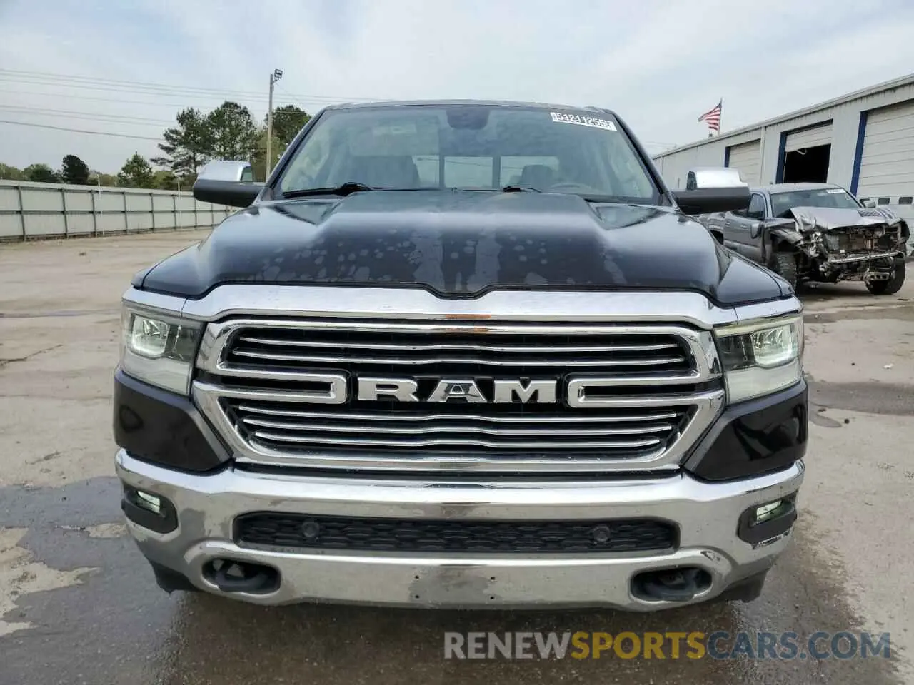 5 Photograph of a damaged car 1C6SRFJT6LN208067 RAM 1500 2020