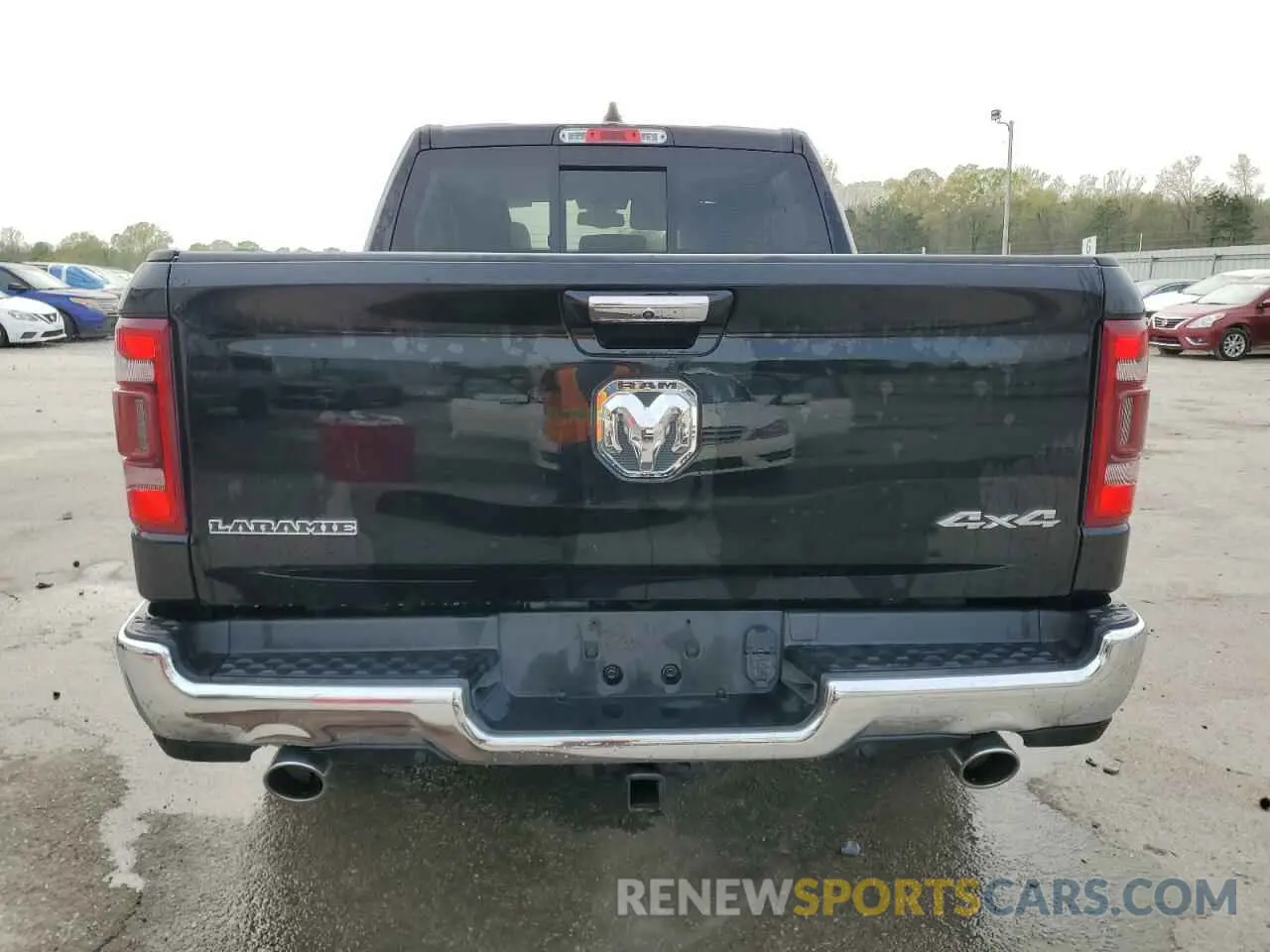 6 Photograph of a damaged car 1C6SRFJT6LN208067 RAM 1500 2020