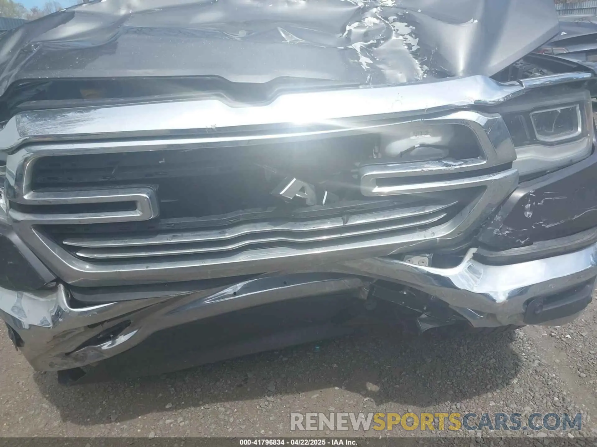 6 Photograph of a damaged car 1C6SRFJT8LN243564 RAM 1500 2020