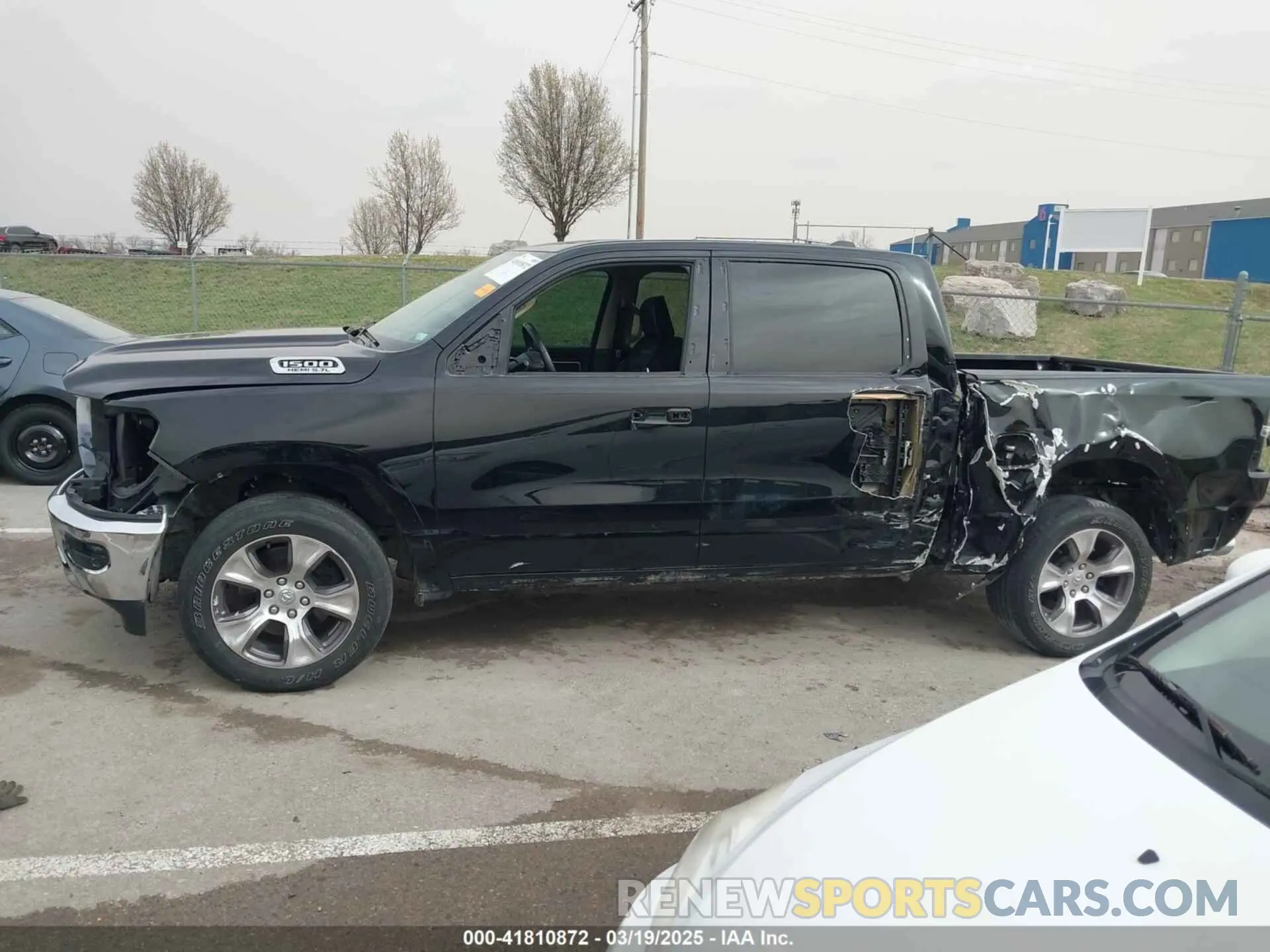 15 Photograph of a damaged car 1C6SRFJT8LN419772 RAM 1500 2020