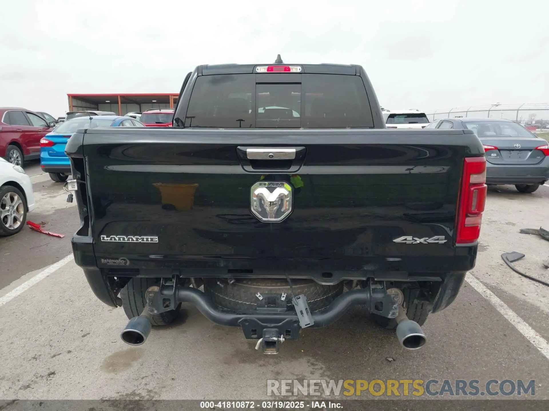 17 Photograph of a damaged car 1C6SRFJT8LN419772 RAM 1500 2020