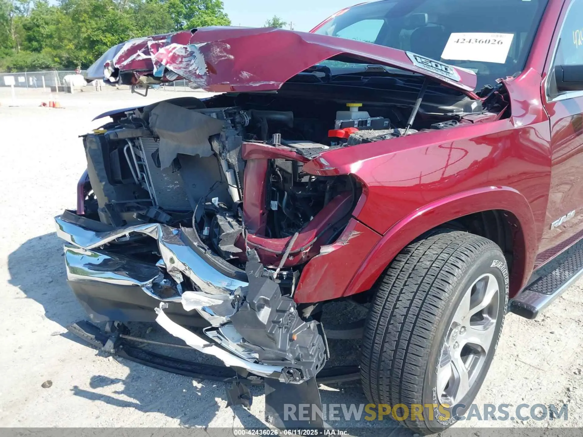 6 Photograph of a damaged car 1C6SRFJT9LN236221 RAM 1500 2020