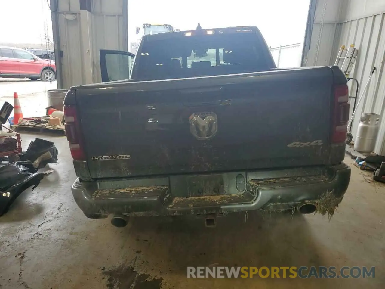 6 Photograph of a damaged car 1C6SRFJT9LN341857 RAM 1500 2020