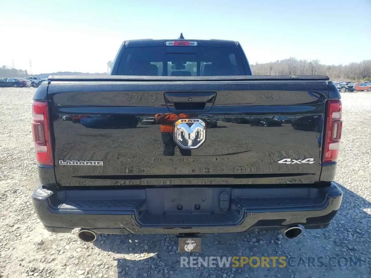 6 Photograph of a damaged car 1C6SRFJTXLN157284 RAM 1500 2020