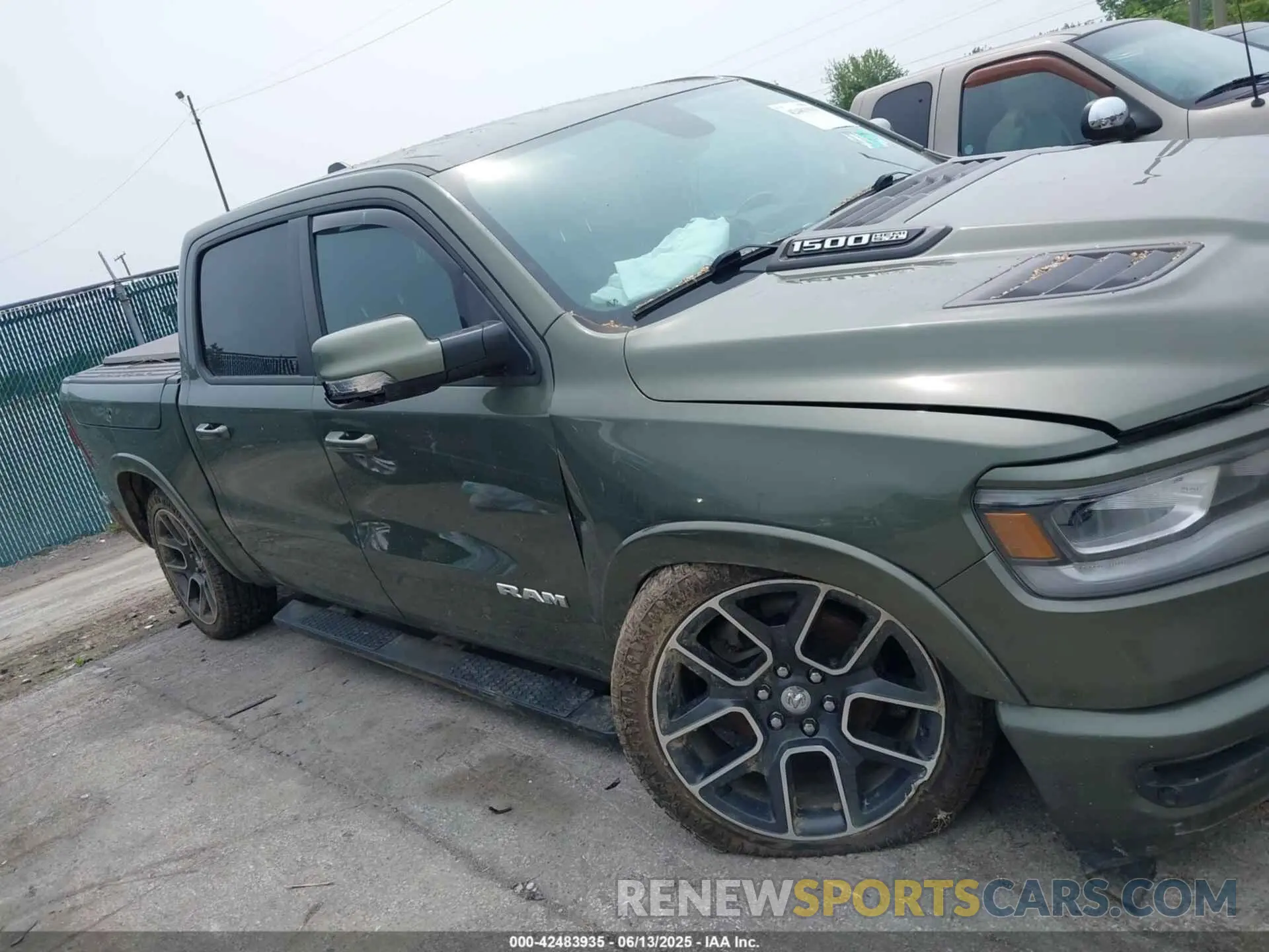 13 Photograph of a damaged car 1C6SRFJTXLN181021 RAM 1500 2020
