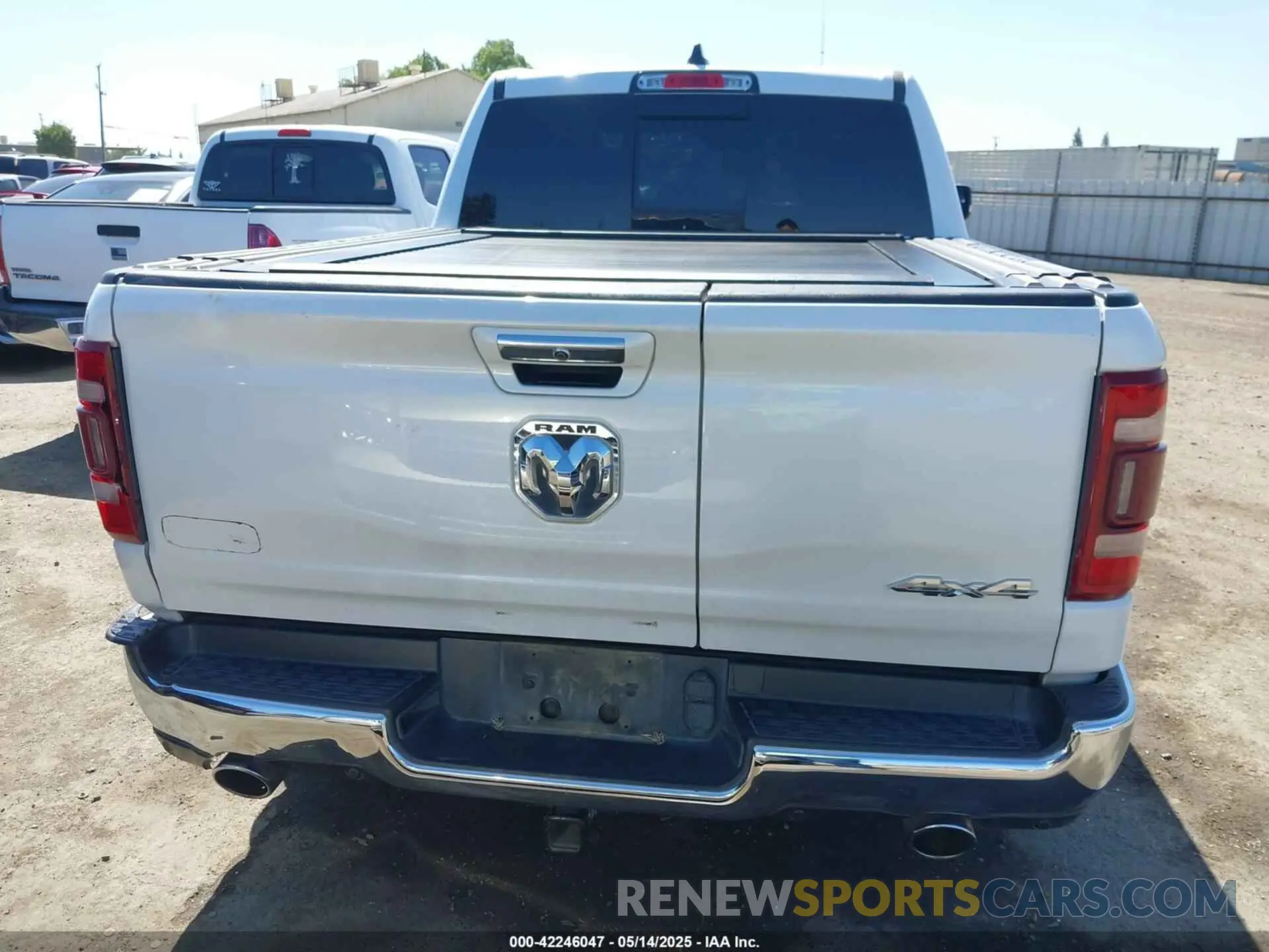16 Photograph of a damaged car 1C6SRFKM9LN229373 RAM 1500 2020