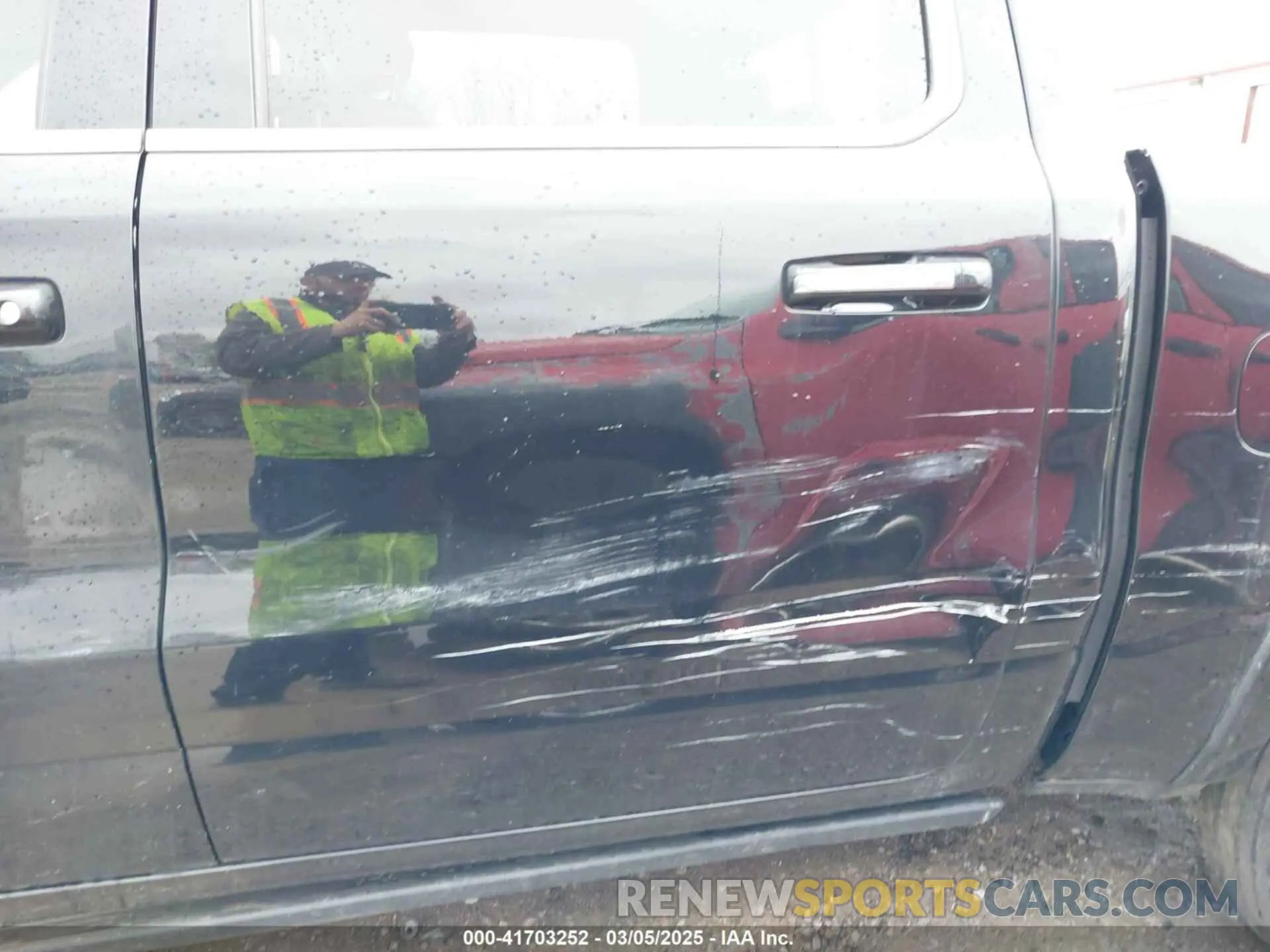 19 Photograph of a damaged car 1C6SRFKT8LN234913 RAM 1500 2020