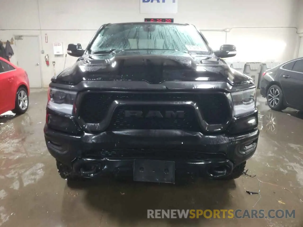 5 Photograph of a damaged car 1C6SRFLT0LN293467 RAM 1500 2020