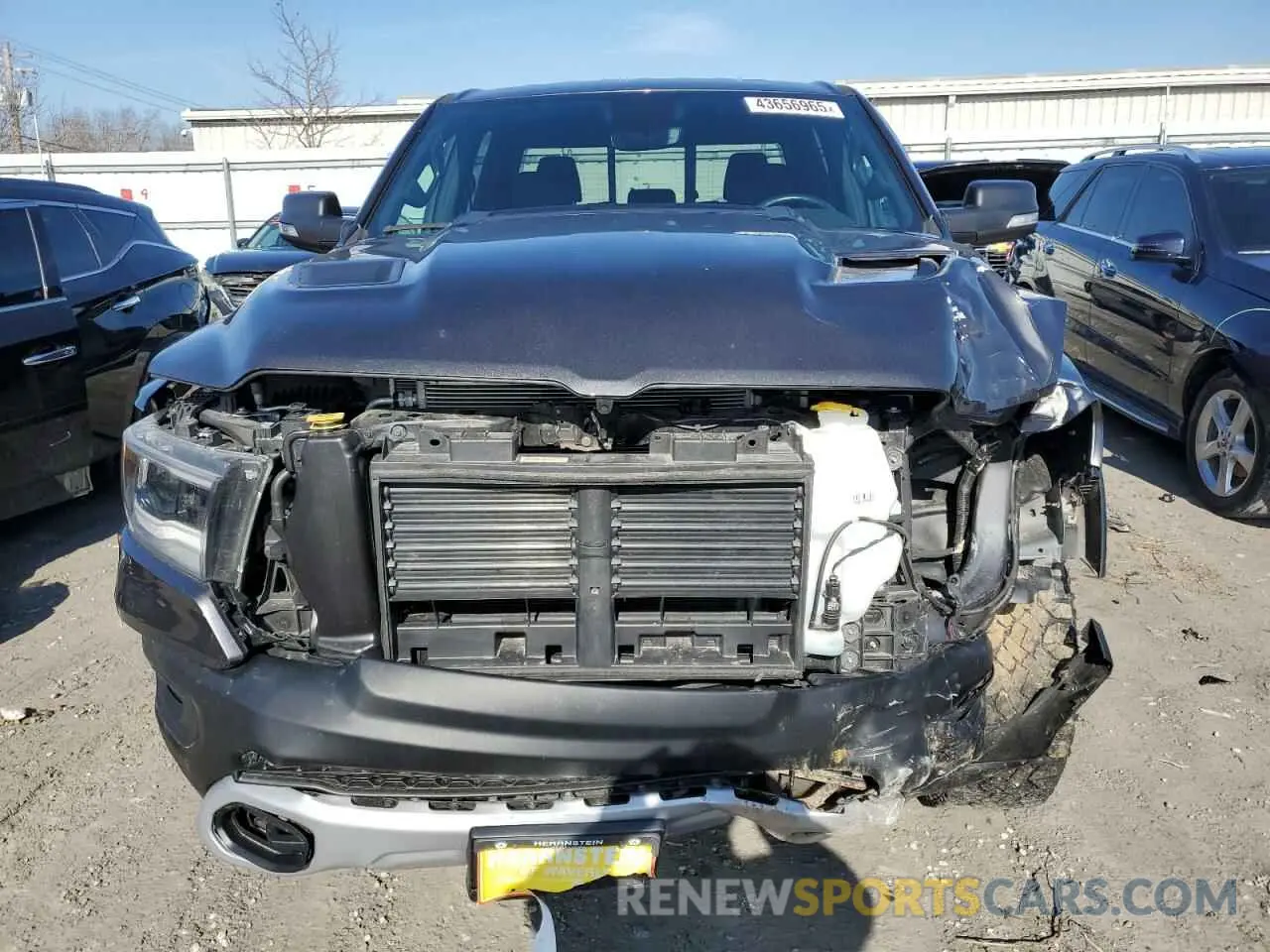 5 Photograph of a damaged car 1C6SRFLT1LN148339 RAM 1500 2020