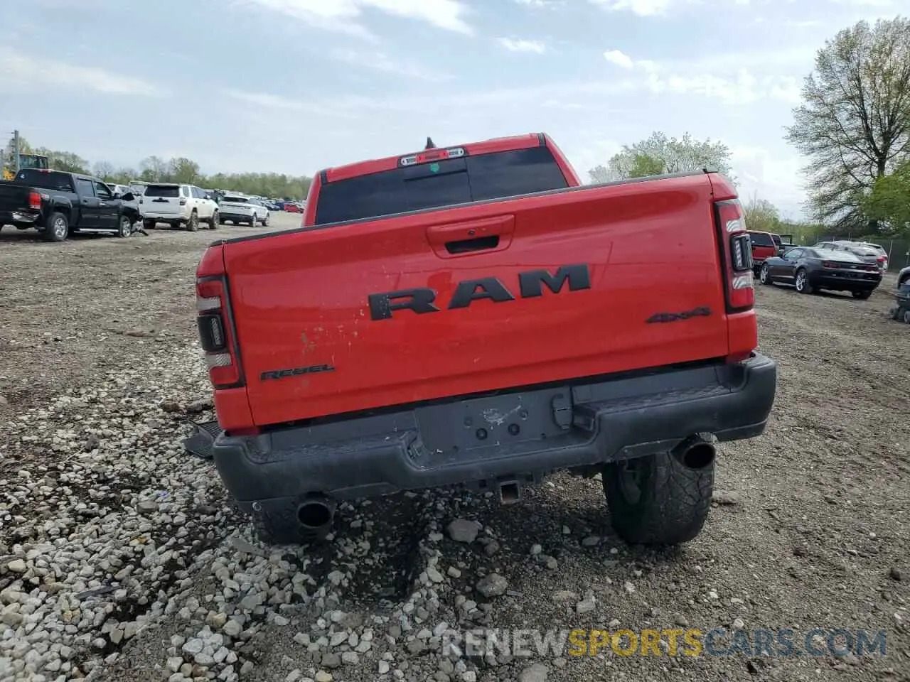 6 Photograph of a damaged car 1C6SRFLT2LN136118 RAM 1500 2020