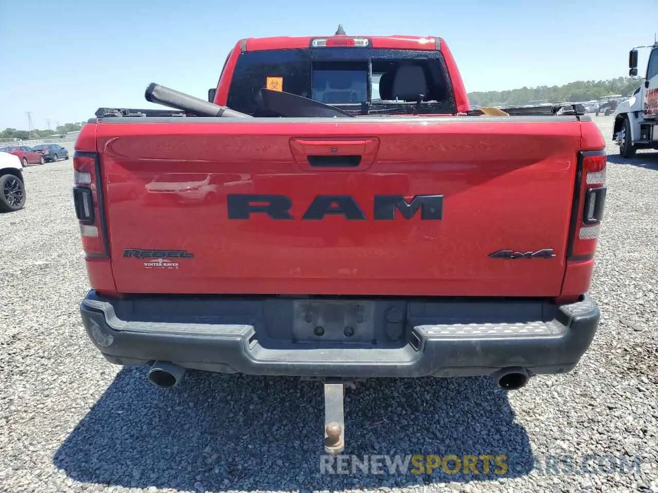 6 Photograph of a damaged car 1C6SRFLT2LN329658 RAM 1500 2020