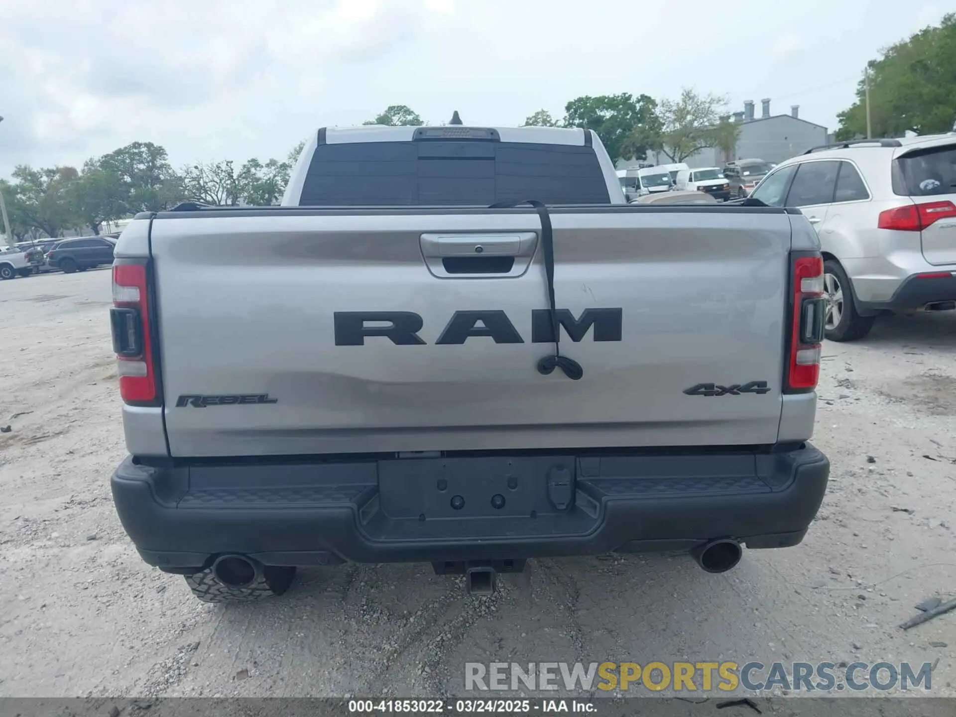 17 Photograph of a damaged car 1C6SRFLT3LN142719 RAM 1500 2020