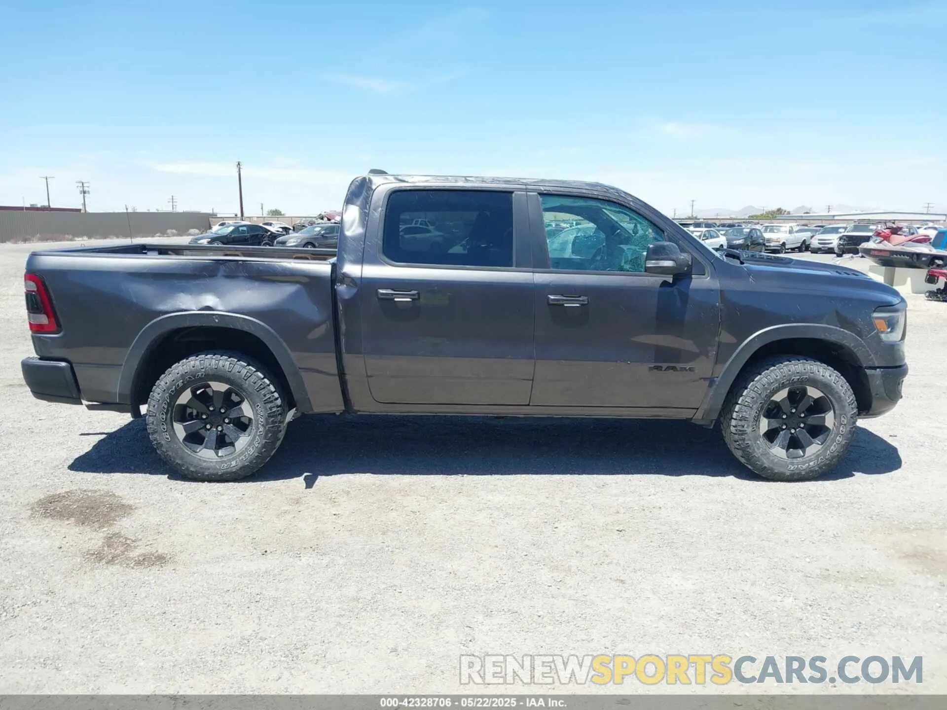 6 Photograph of a damaged car 1C6SRFLT4LN216035 RAM 1500 2020